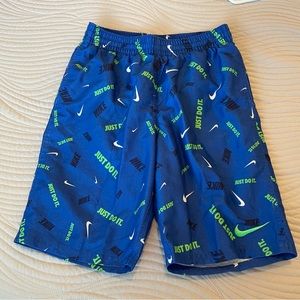 NIKE Boys Swim Trunks Size L